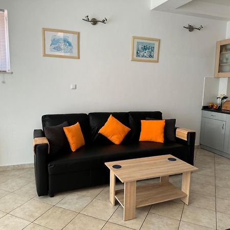 Lovely Split Level Apartment With Sea View, Pool, Free Parking And Wifi Cavtat Eksteriør billede