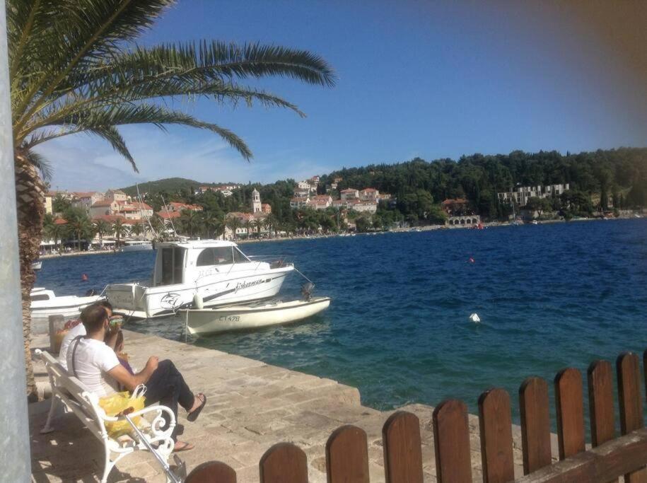 Lovely Split Level Apartment With Sea View, Pool, Free Parking And Wifi Cavtat Eksteriør billede