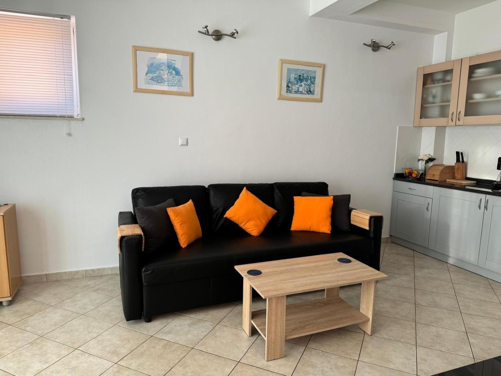Lovely Split Level Apartment With Sea View, Pool, Free Parking And Wifi Cavtat Eksteriør billede